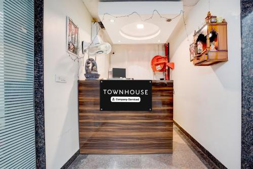 Ο χώρος του λόμπι ή της ρεσεψιόν στο Townhouse Sarai Rohilla Railway Station Formerly Fortune Residency