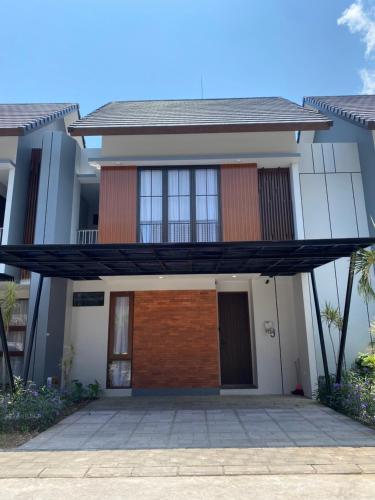 Das Gebäude in dem sich die Ferienwohnung befindet