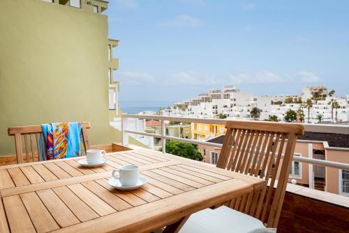 Fantastic Orlando apartment with sea view and pool