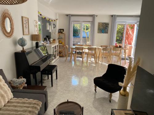 Villa Rose Près centre ville 4 chambres jardin