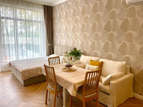 Coral Bay Studio Varna - Beachfront with Free Parking