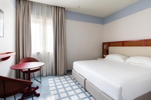 Hotel Plaza photo 2