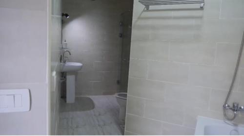 Ένα μπάνιο στο Aqua palms