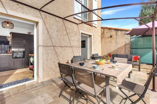 Balkón nebo terasa v ubytování Les Carignans