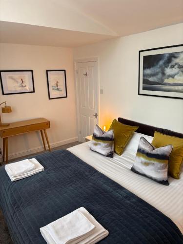 Postel nebo postele na pokoji v ubytování Luxury flat in the beautiful village of Botley