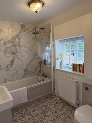 Koupelna v ubytování Luxury flat in the beautiful village of Botley