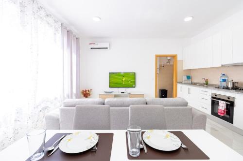 Kuchyň nebo kuchyňský kout v ubytování New building - 1 min away from the main road