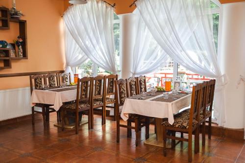 Restaurace v ubytování Recreation Complex Sunny Resort