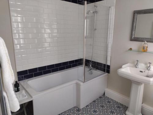 Koupelna v ubytování The Courtyard Mews