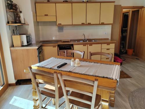 Η κουζίνα ή μικρή κουζίνα στο Cevedale-Valdisole