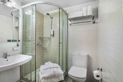 Koupelna v ubytování Pefka Hotel