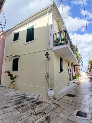 Hellenes house