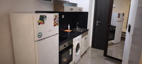 Η κουζίνα ή μικρή κουζίνα στο Studio 25 Hristo Stanechev 2- Dental University