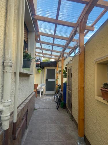 Φωτογραφία από το άλμπουμ του Einzelne Zimmer mit Gemeinschaft Dusche στο Μάιντς