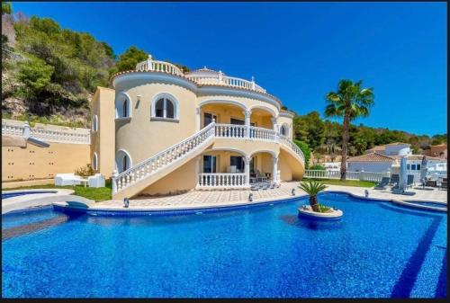 Villa with fantastic sea view pool 23x12 Jacuzzi
