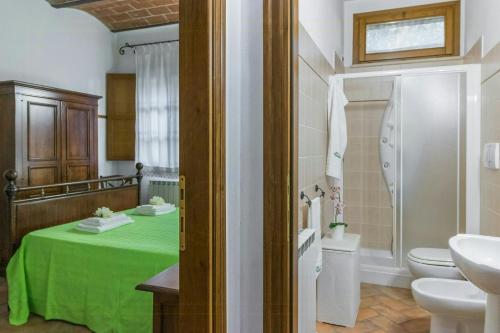 Koupelna v ubytování Lake View Apartment In Umbria