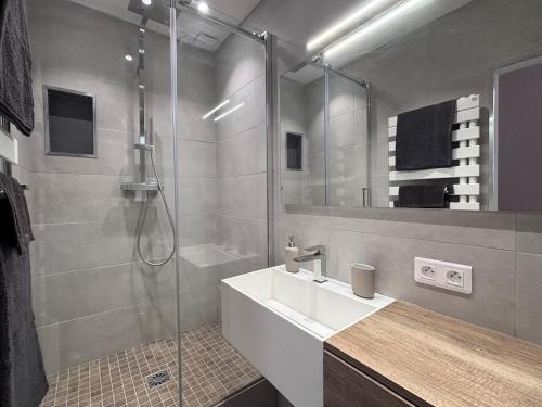 Ένα μπάνιο στο Appartement moderne - Reims Centre