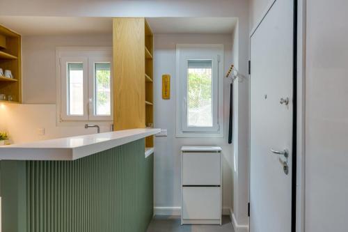 Chic and Cozy Apartment in the Heart of Glyfada