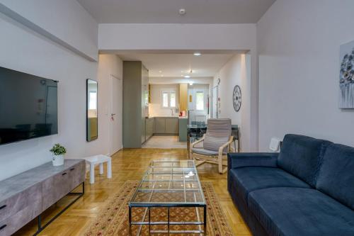 Chic and Cozy Apartment in the Heart of Glyfada
