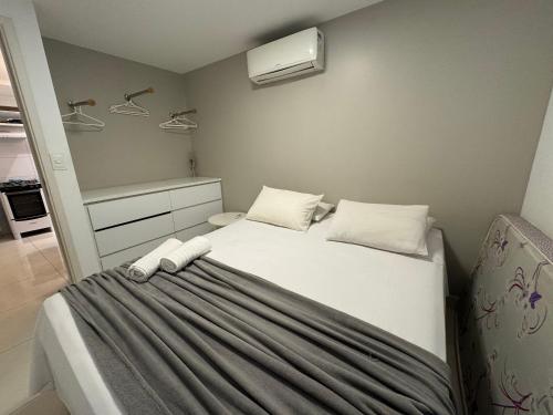 Postel nebo postele na pokoji v ubytování 2 quartos com varanda em Manaíra AH206