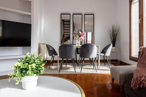 Brightline Penthouse by San Sebastian Stays