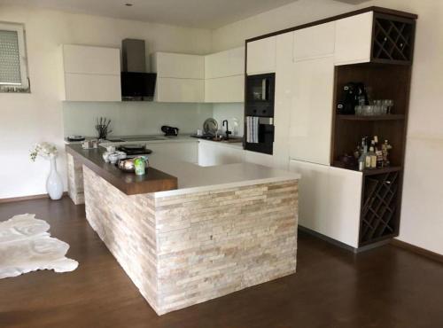 Köök või kööginurk majutusasutuses Velvet Suites