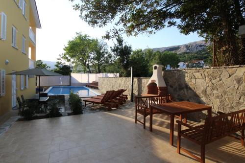 Apartments with swimming pool Baska, Krk - 18733