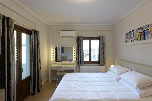 Avlos Luxury Home-NEW! 5 Min to Ctr