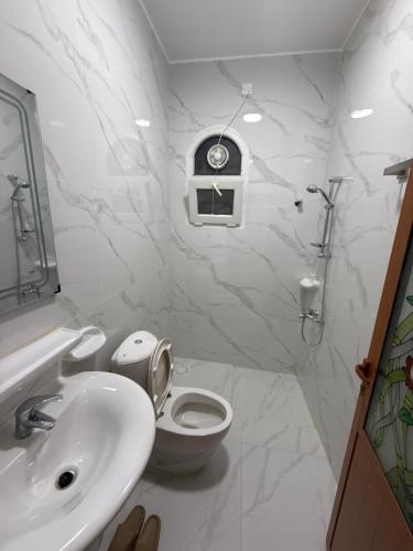 Koupelna v ubytování Marlik hostel