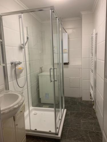 Ένα μπάνιο στο Cozy house with garden and bbq near Vienna