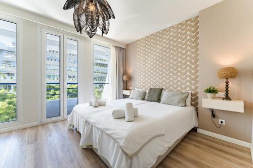 MalagaSuite Duplex Marbella with Parking