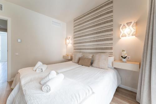 MalagaSuite Duplex Marbella with Parking