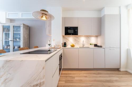 MalagaSuite Duplex Marbella with Parking