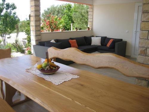 Family-friendly apartments with swimming pool Dvornica, Rogoznica - 11470