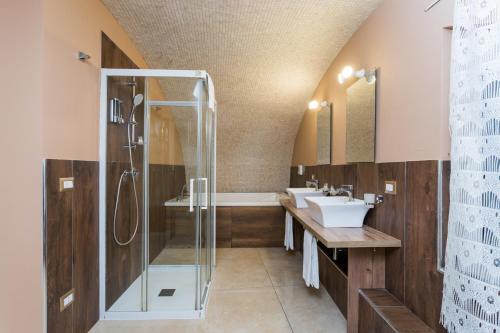 Koupelna v ubytování Chiaia 205 By Dimorra