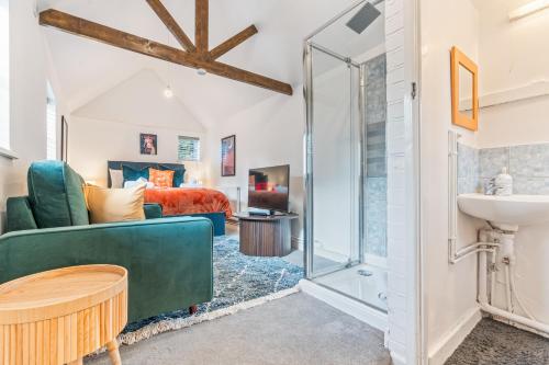 Et opholdsområde på Stylish 3-Bed Cottage Stay in Streatley