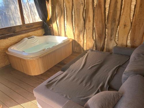 Fotografie z fotogalerie ubytování Large camper in the olive grove v destinaci Banjole