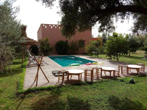 Bazén v ubytování Villa privative el marjaa nebo v jeho okolí