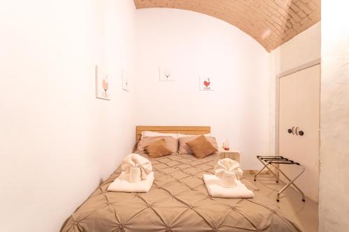 The Wine Cave, Spacious 2BR, Steps from Milano Centrale, ideal for large groups and families