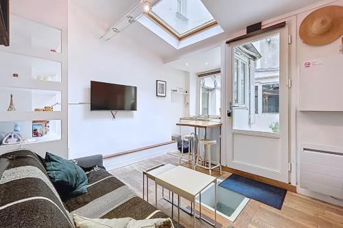 Tiny house near Eiffel Tower