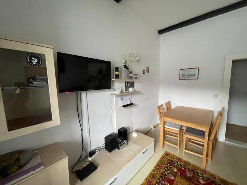 Μια τηλεόραση ή/και κέντρο ψυχαγωγίας στο Seevilla Annenheim