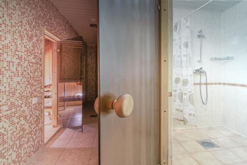 Ένα μπάνιο στο Hotel Yes