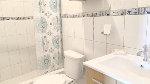 Ένα μπάνιο στο Villa Naylamp Loft 1 playa Pocitas