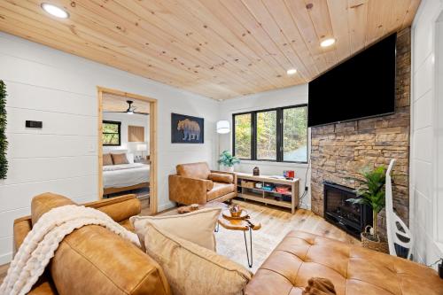 Postel nebo postele na pokoji v ubytování Cliffview Lotus