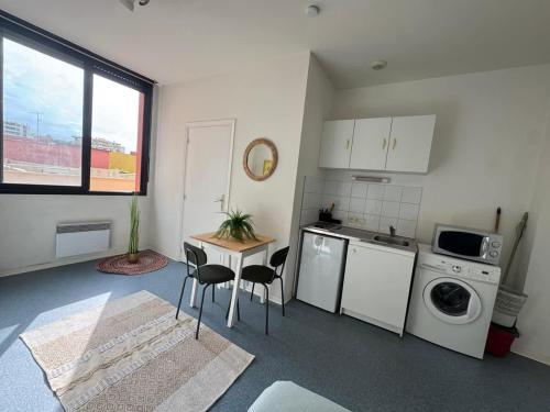 Bright studio in Nice - Mobility lease only - WIFI