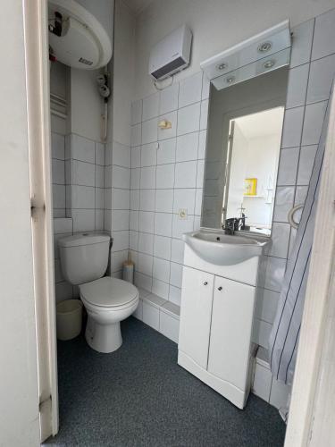 Bright studio in Nice - Mobility lease only - WIFI
