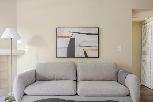 Φωτογραφία από το άλμπουμ του Blueground Burbank pool nr Burbank Town Center LAX-1381 σε Burbank Junction