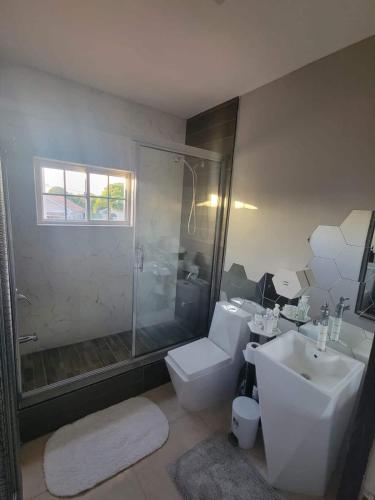 Koupelna v ubytování Blessed Villas and Resort