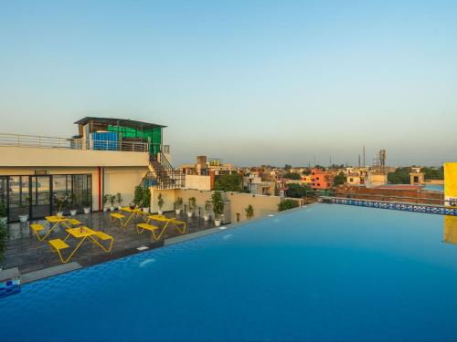 Πισίνα στο ή κοντά στο The Hosteller Agra, Tajganj