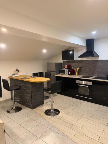 Η κουζίνα ή μικρή κουζίνα στο Cosy Room Trèbes